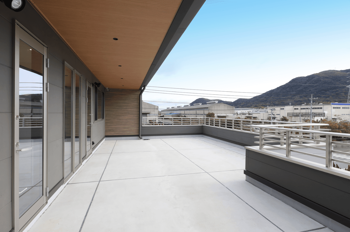 屋上テラス - 山々を望む眺望